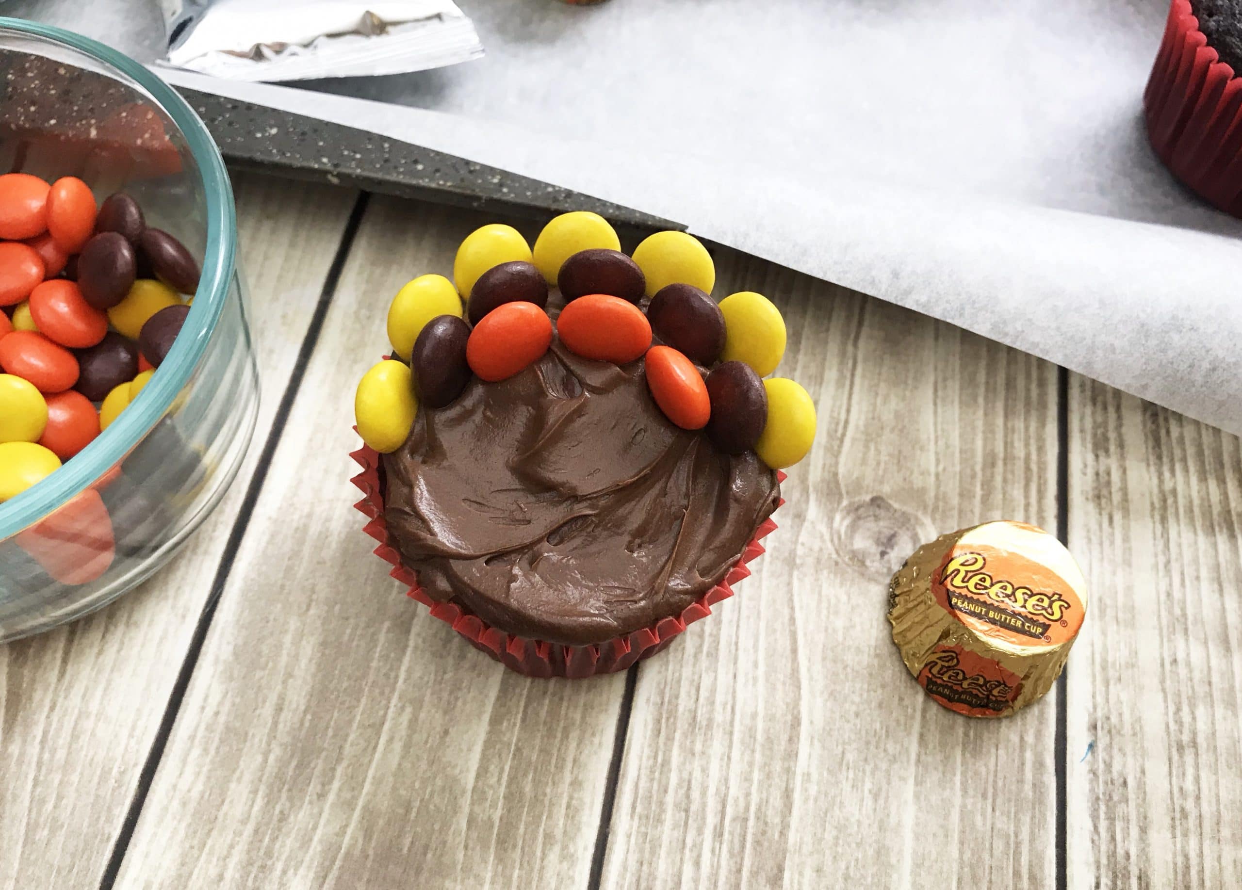 turkey cupcakes - with Reese's pieces on them