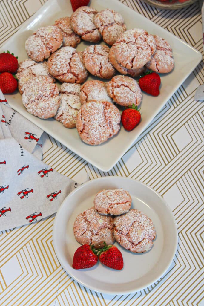 vegan strawberry crinkle cookies 