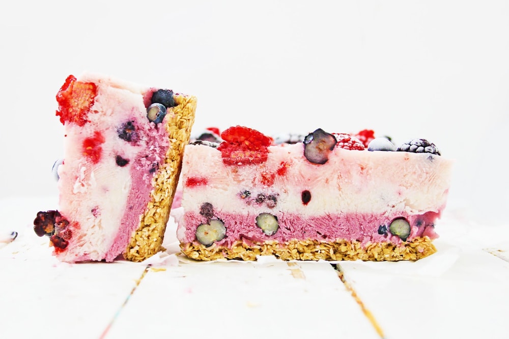 Berry Delicious Breakfast Bars: Perfect for On-the-Go!